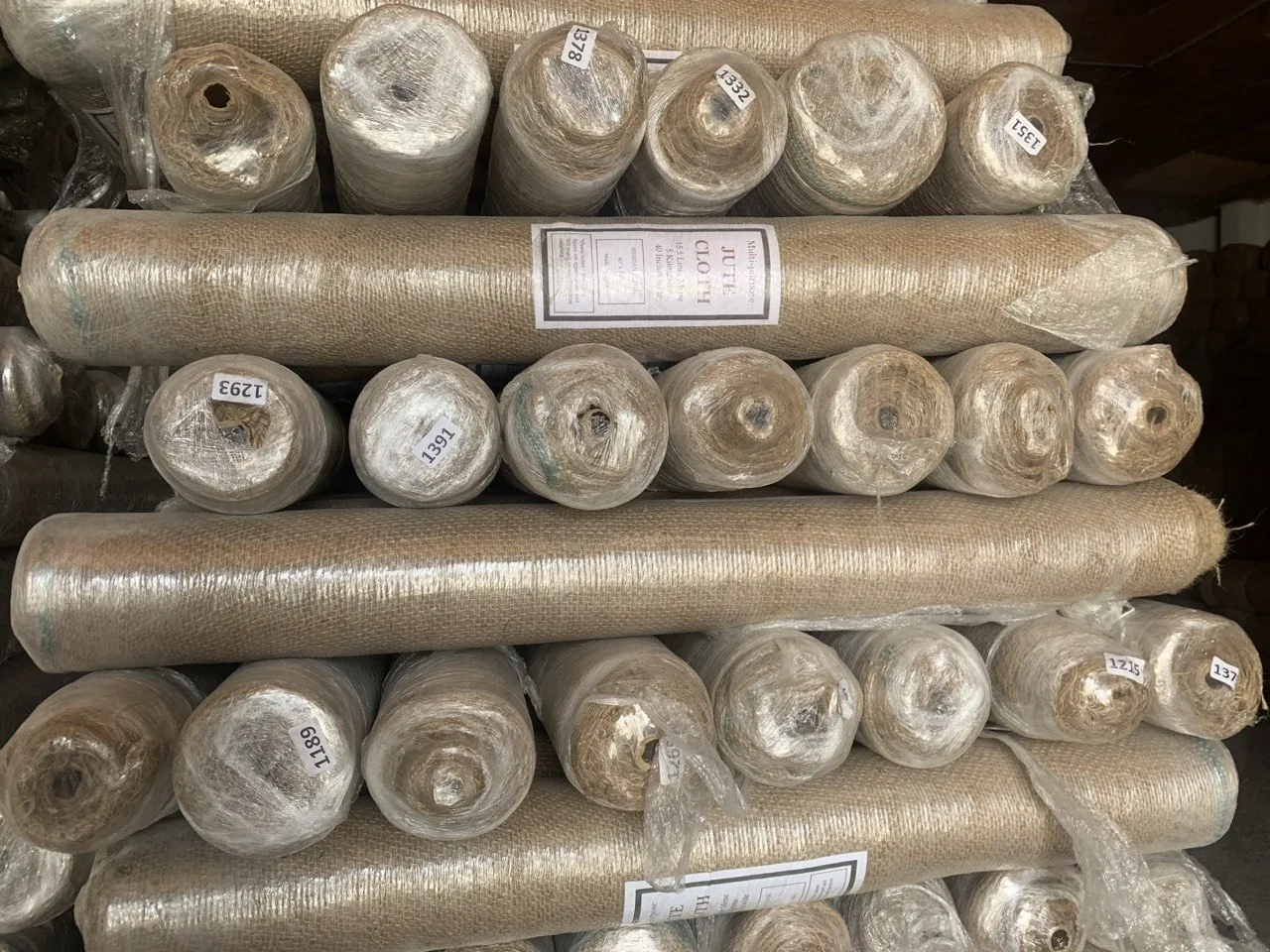 Hessian cloth rolls stock